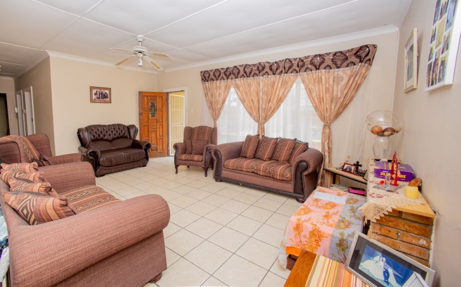 4 Bedroom Property for Sale in Beacon Bay Eastern Cape